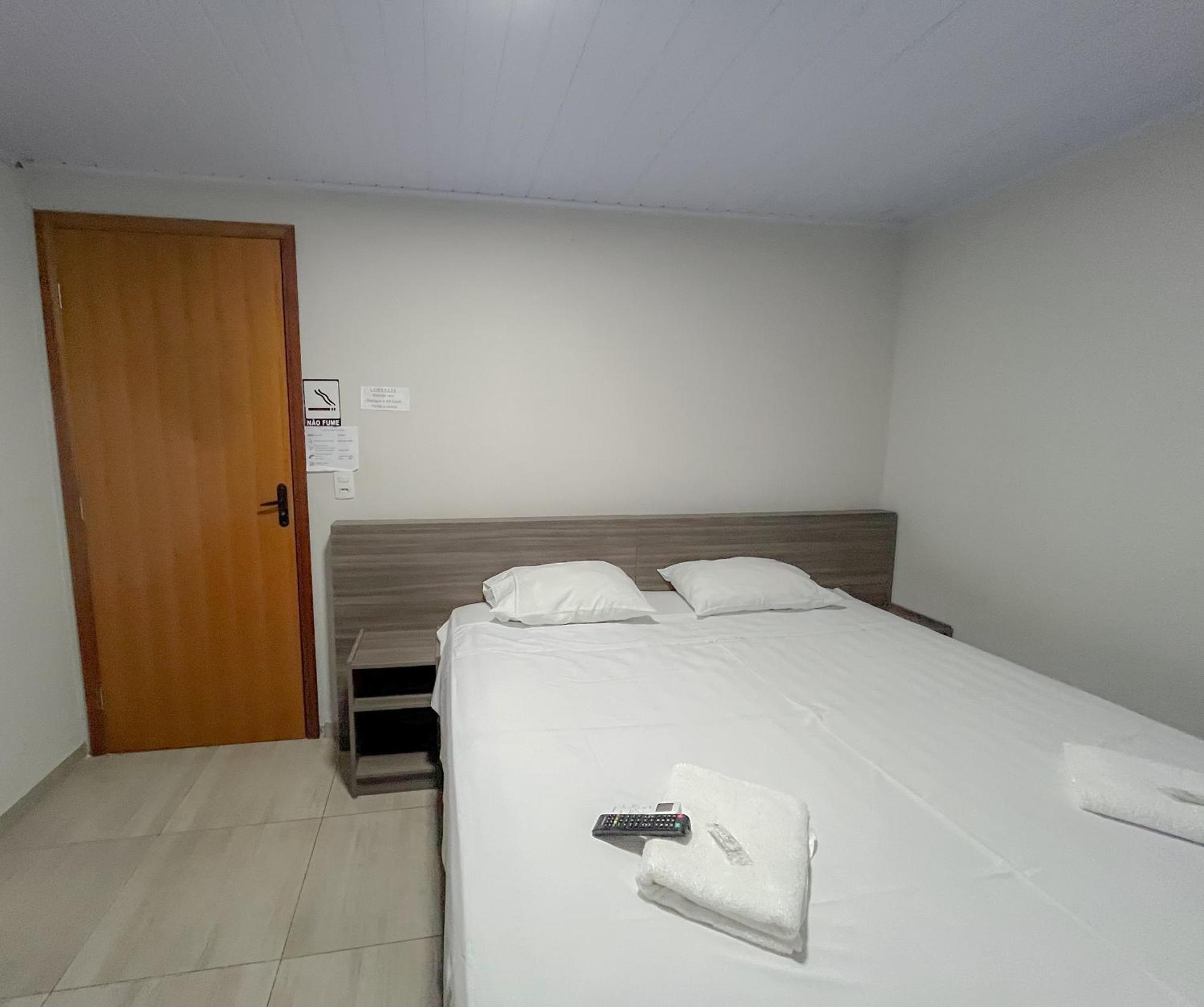 Hotel Rof Telemaco Borba Bagian luar foto